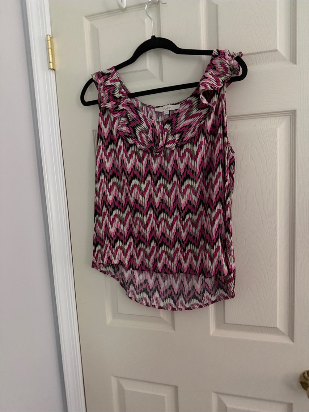 Sleeveless Pink Chevron Print Blouse - Classic Women's Top